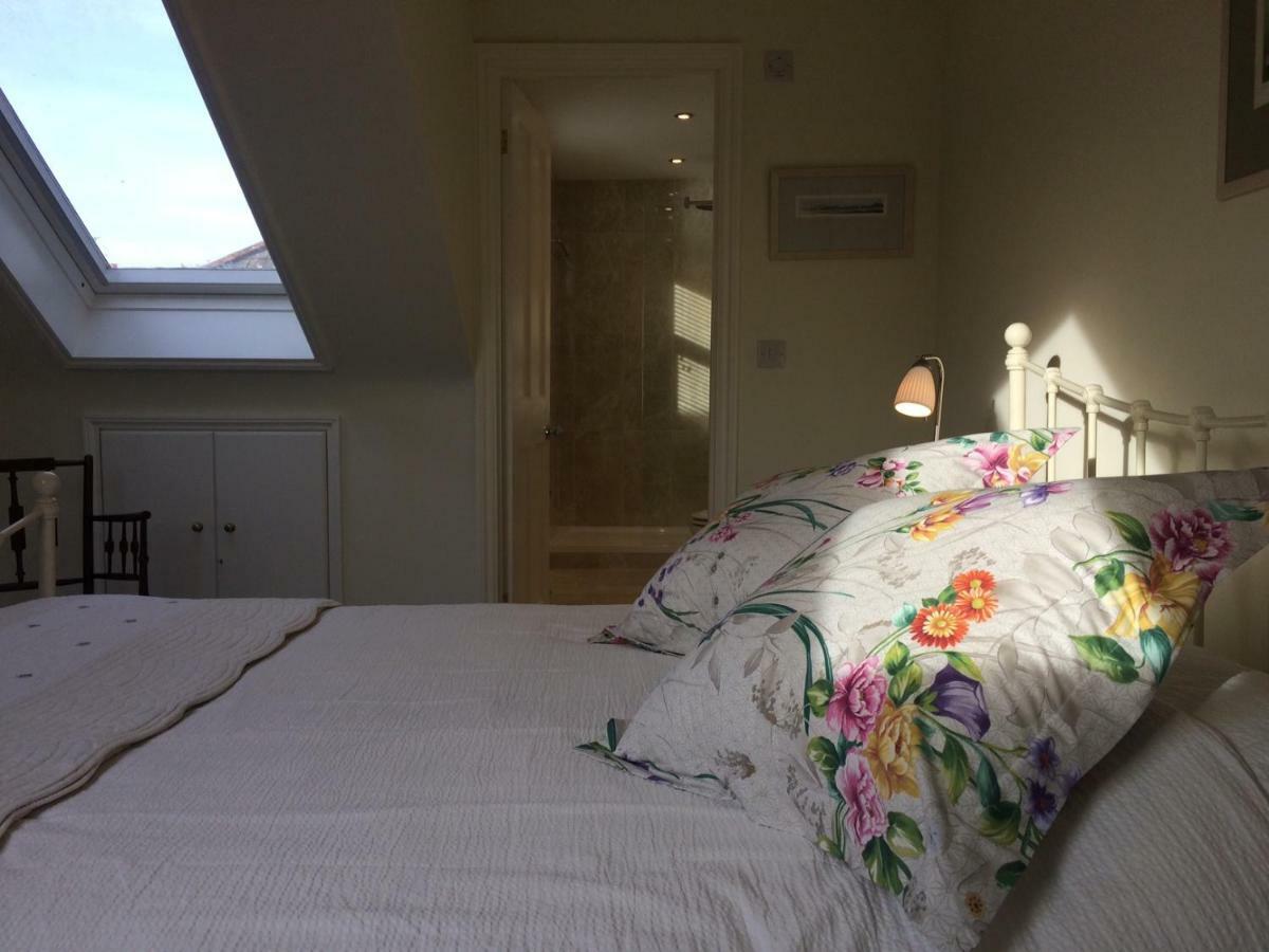 테딩턴 Old Station Gardens, Sw London B&B 외부 사진
