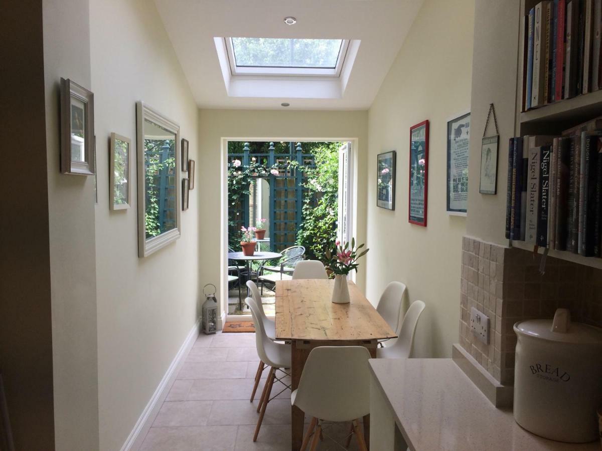 테딩턴 Old Station Gardens, Sw London B&B 외부 사진