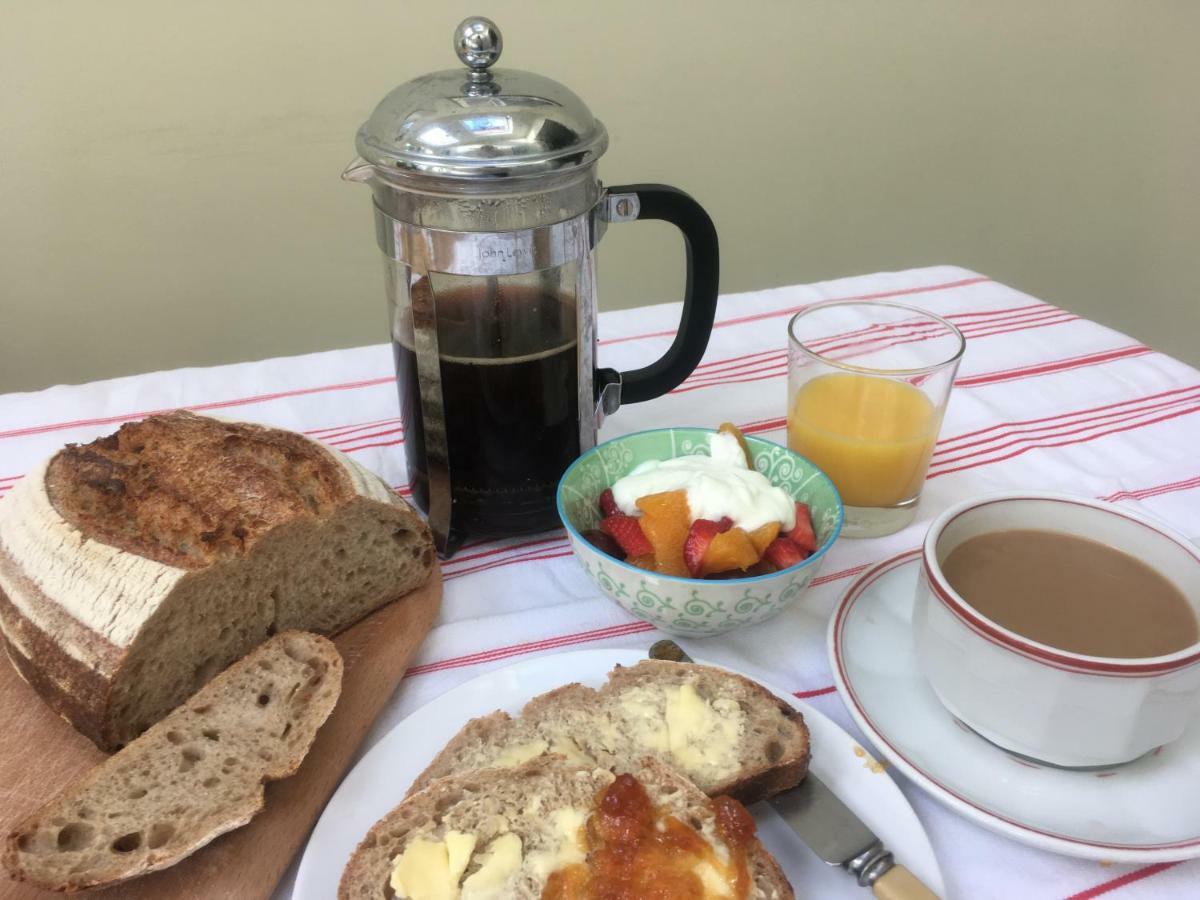 테딩턴 Old Station Gardens, Sw London B&B 외부 사진
